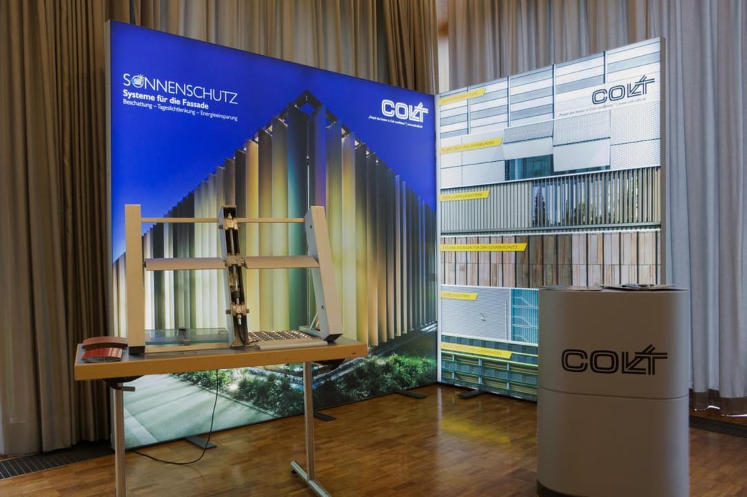 COLT Sonnenschutz LED Messewand LUMIN6