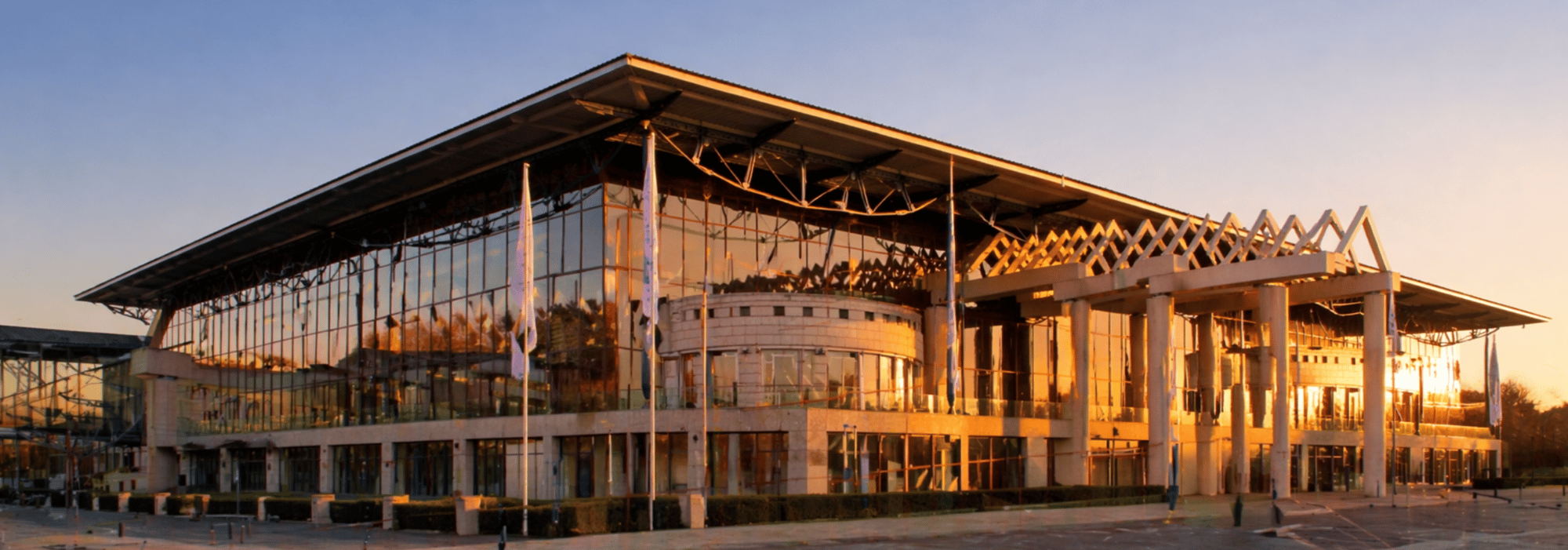 Congress Centrum Bremen (CCB) an einem Frühlingstag-1