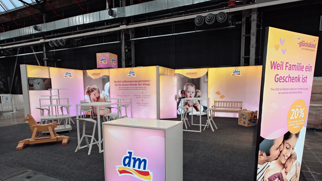 DM Drogerie Markt @ Babini Düsseldorf 2025 LA_CONCEPT LUMIN8 Messestand wirmachenemesse LA-CONCEPT-Köln STAGEMee