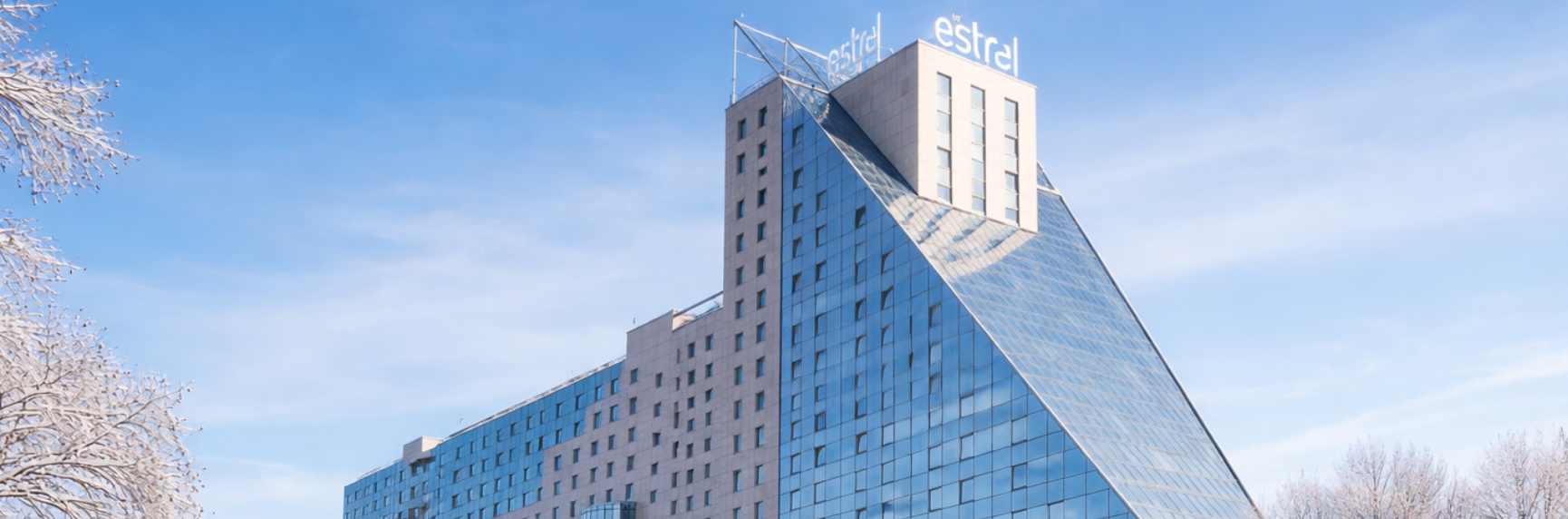 Estrel Congress Center in Berlin an einem Wintertag