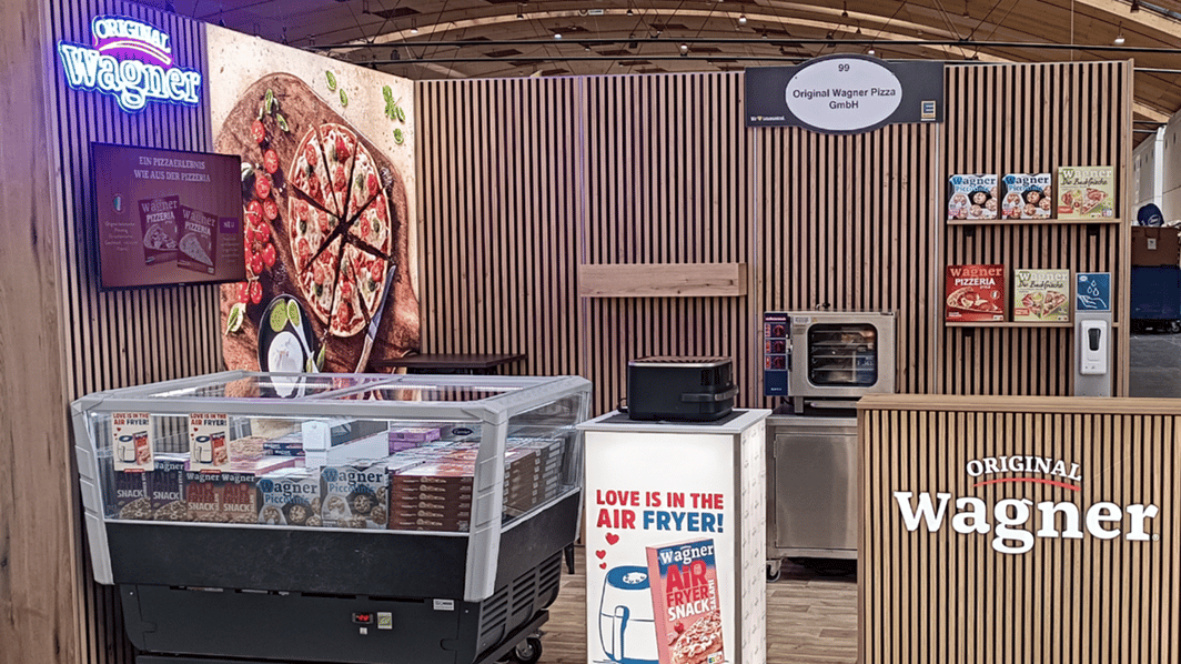 Original_Wagner_Pizza @ Innovations-Messe von EDEKA Südwest 2026 in Karlsruhe Messestände LA_CONCEPT_GmbH_Köln-1