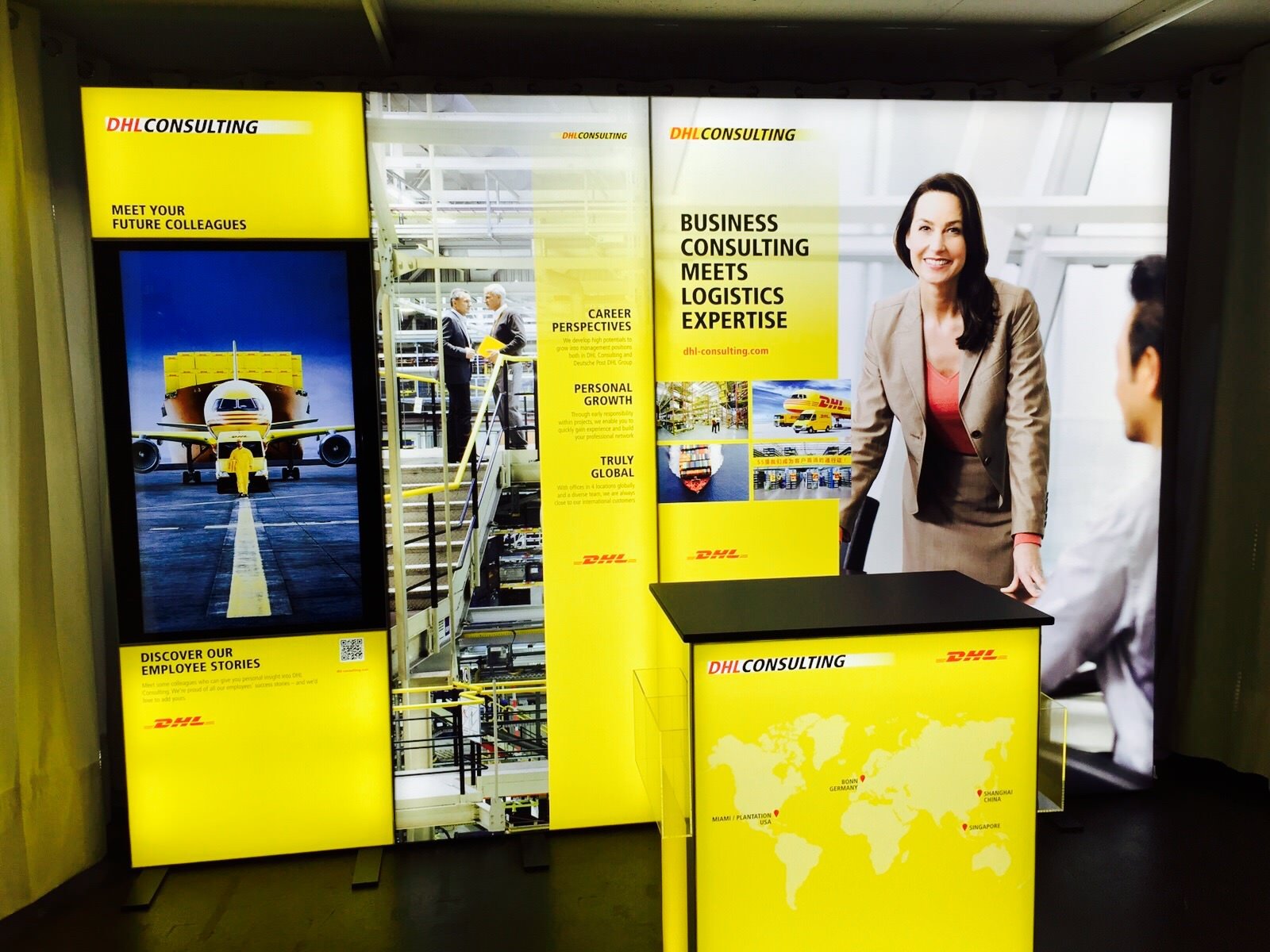 DHL Consulting Messestand