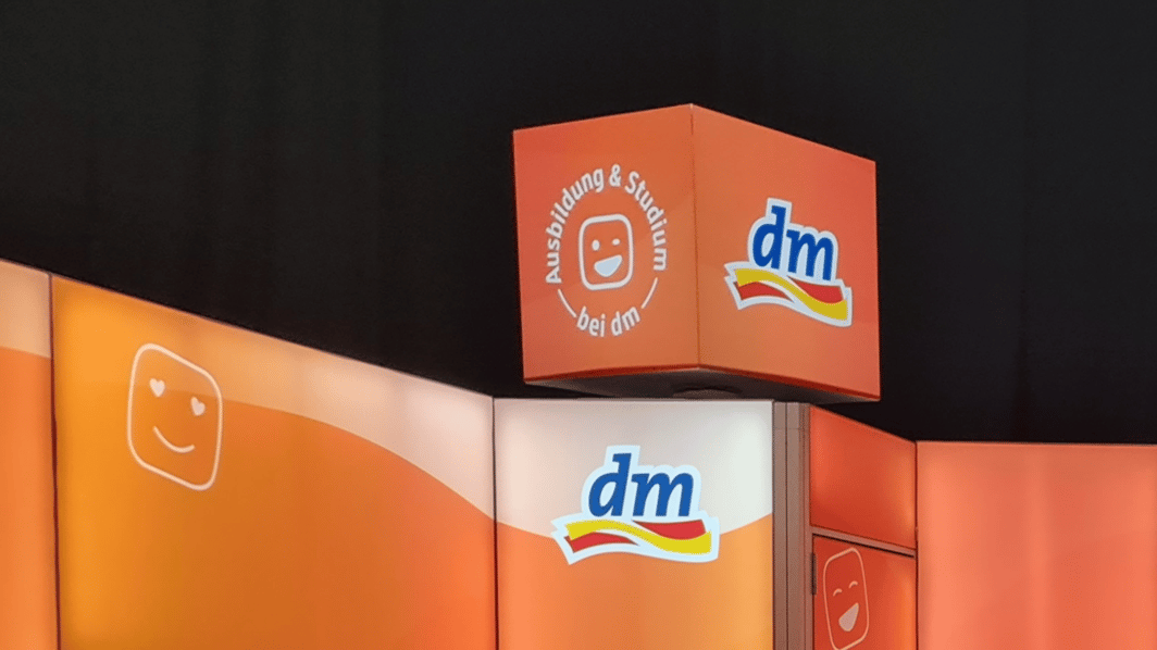 dm-drogerie markt LUMIN8 Messestand LA-CONCEPT-GmbH