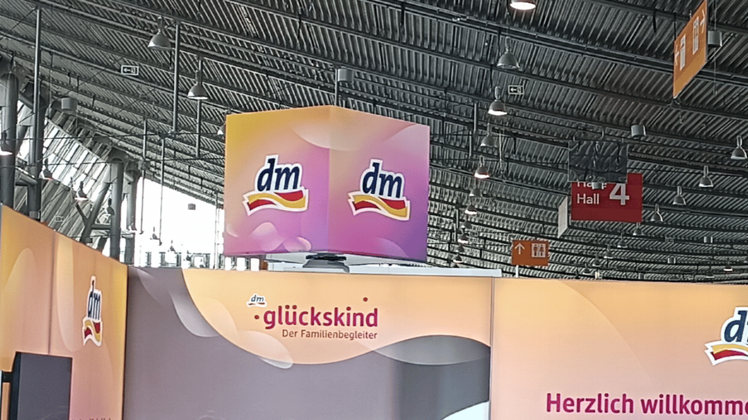 dm-drogerie markt mit LUMIN8 Messestand @Babini Stuttgart 2026 LA-CONCEPT-GmbH-Köln Messestände