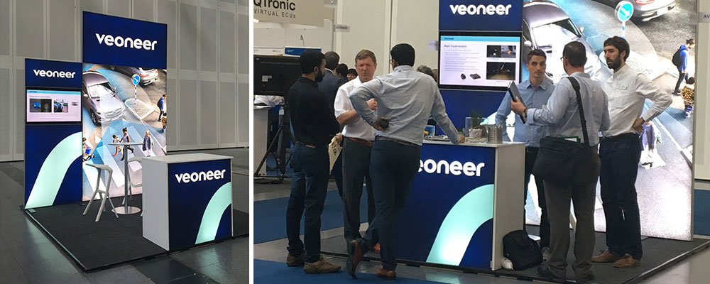 Veoneer schaffte einen beeindruckenden Messeauftritt, trotz kleiner Grundfläche war der Messestand weithin sichtbar