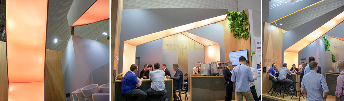 Auch kleine Standflächen können beeindrucken: So wie der Messestand von SEO2B auf der dmexco