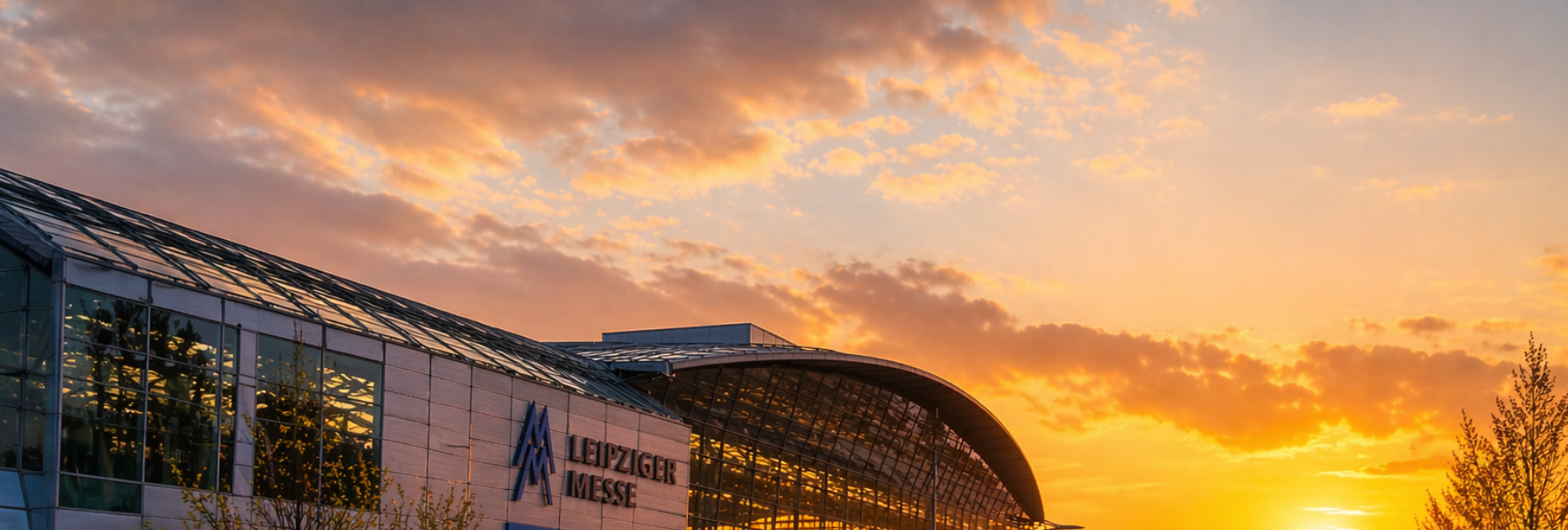 Neue Messe Leipzig bei Sonnenuntergang