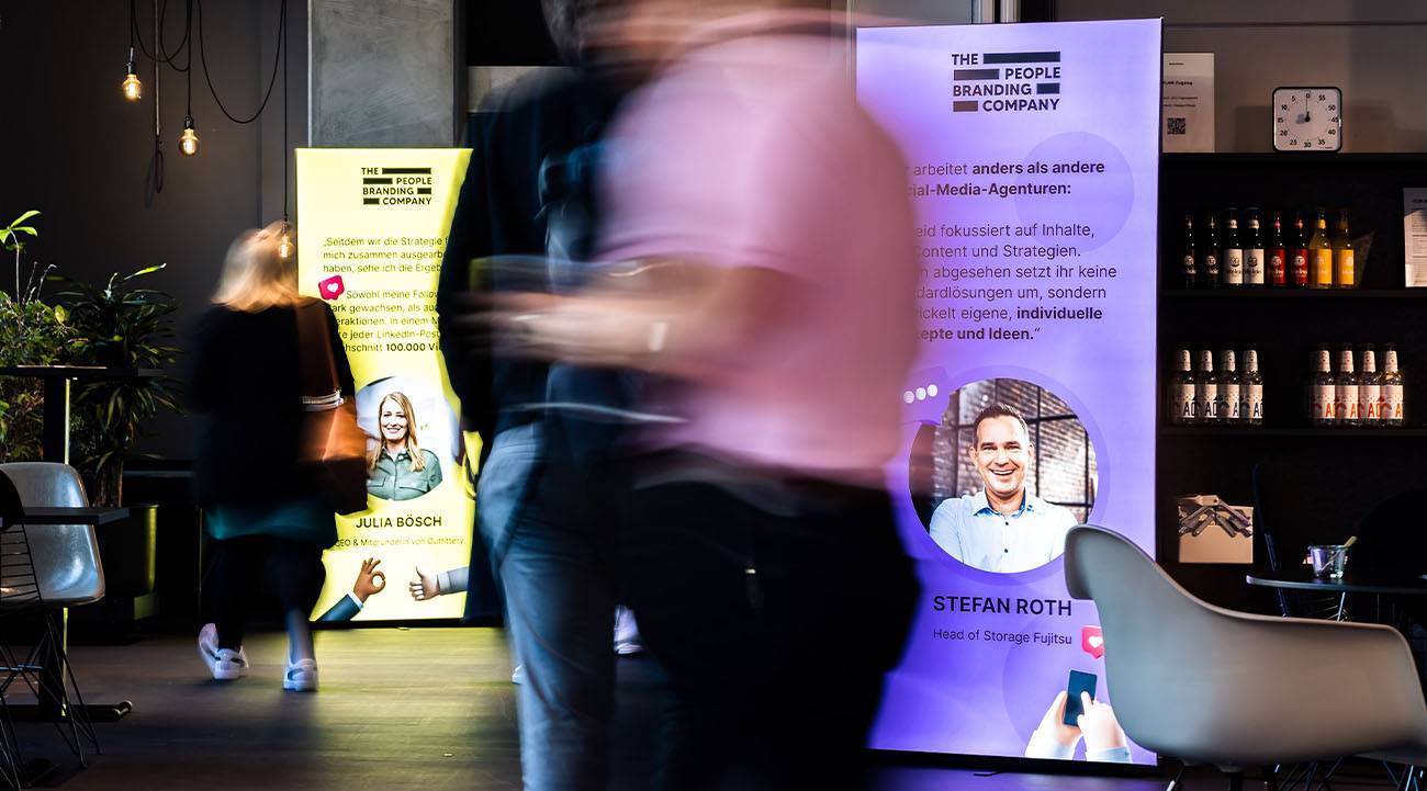 STAGEMee – Das LED-Rollup der Zukunft für Ihren Messeauftritt
